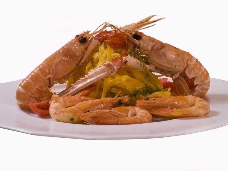 Hotel Vittoria เปซาโร ภายนอก รูปภาพ Shrimp and pasta