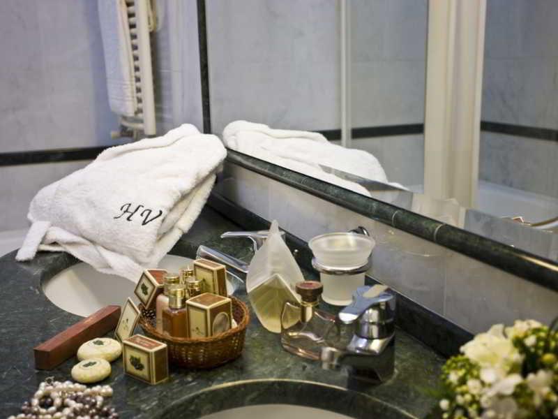 Hotel Vittoria เปซาโร ภายนอก รูปภาพ Bathroom amenities