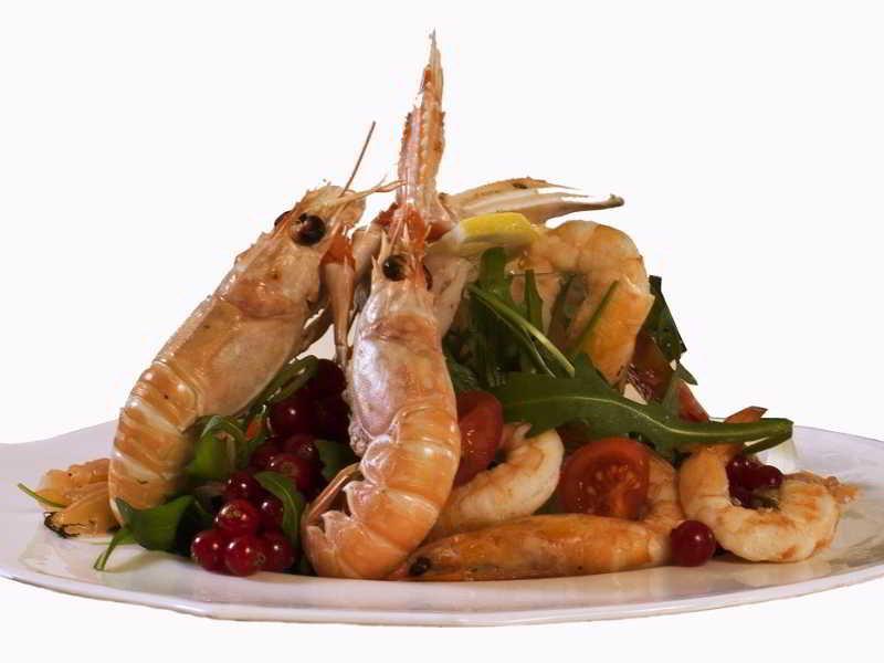 Hotel Vittoria เปซาโร ภายนอก รูปภาพ A prawn salad