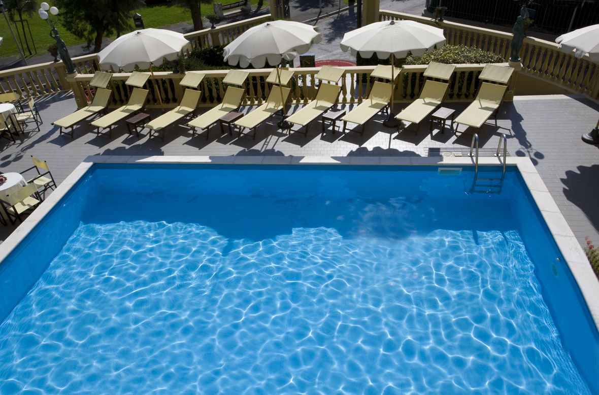 Hotel Vittoria เปซาโร สิ่งอำนวยความสะดวก รูปภาพ A swimming pool