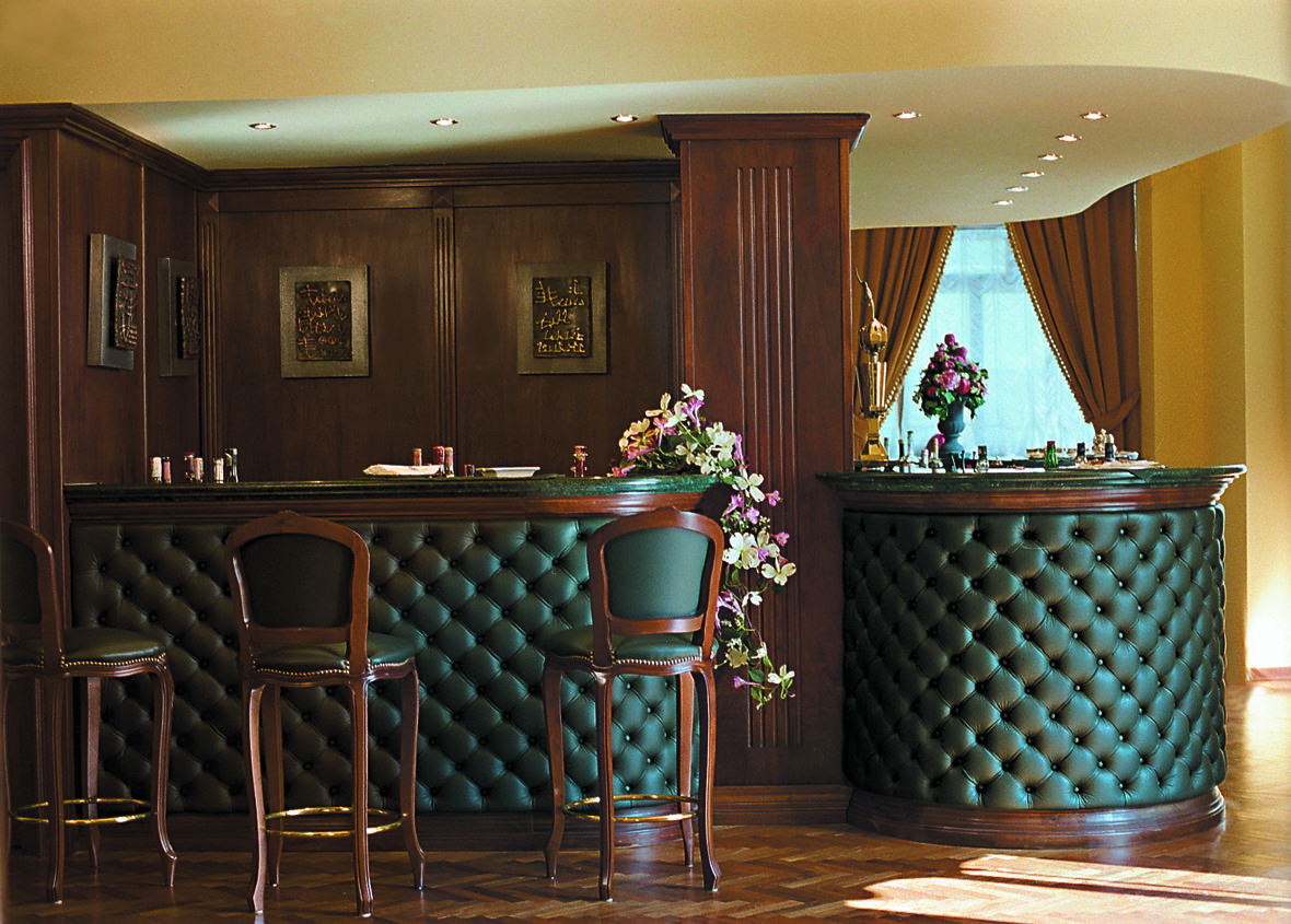 Hotel Vittoria เปซาโร ร้านอาหาร รูปภาพ A bar in a hotel